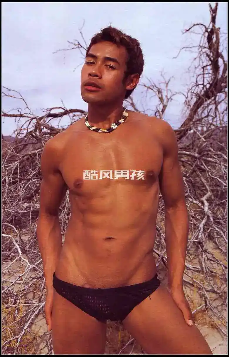 拉丁魅惑男JAA探索拉斯维加斯与死亡谷